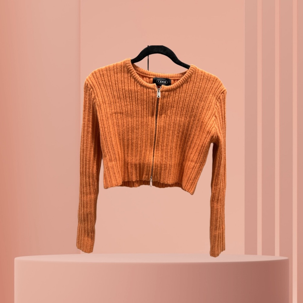 Cider orange crop top. Medium.